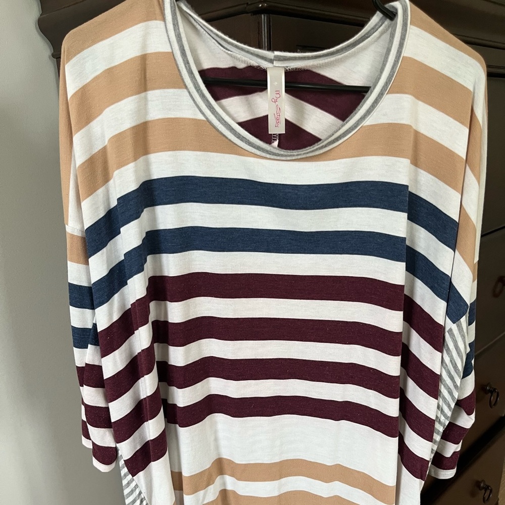 Womens 3/4 length sleeves high low top
